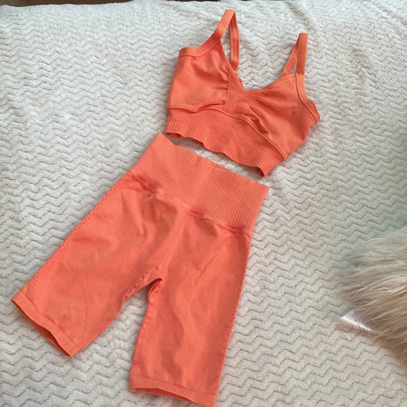 🌺free people Good karma cross back bra and running short set - Picture 14 of 16